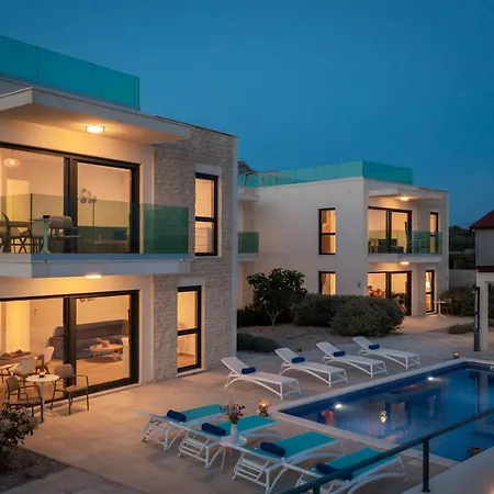 Sun Apartment