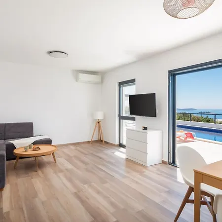 Sun Apartment
