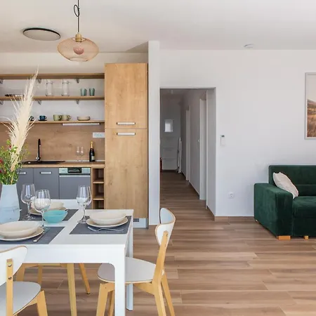 Sun アパート Zečevo